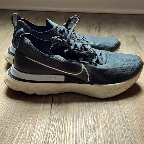 Nike React Infinity Run Flyknit 2, Navy Blue sz 11.5 - Picture 1 of 4